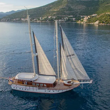 M/y Vivere 두브로브니크