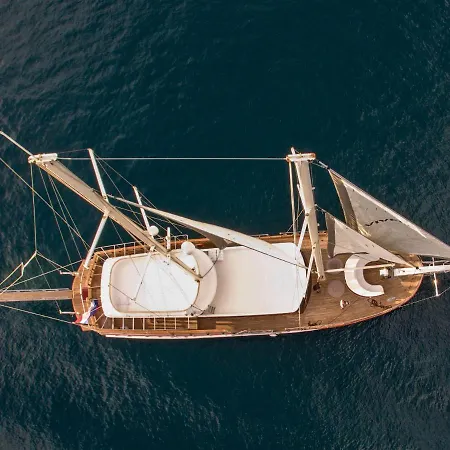 M/y Vivere