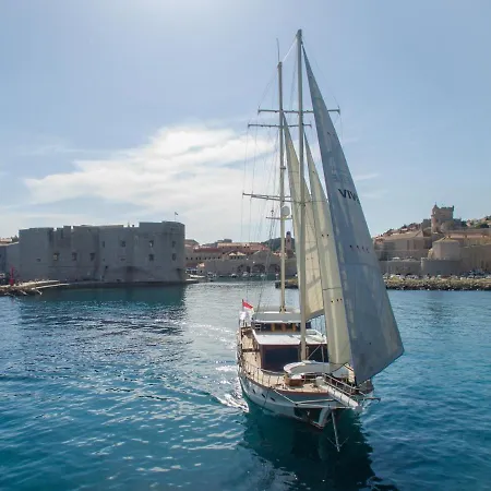 M/y Vivere