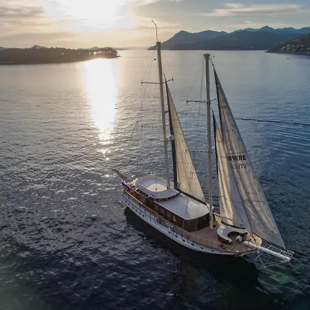 M/y Vivere 두브로브니크